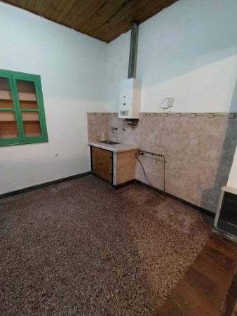 Casa 1 Dormitorio con Local Comercial