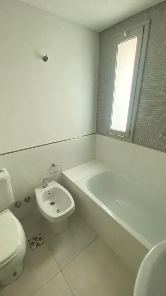 DEPTO.  3 DORMITORIO CON COCHERA - PUERTO NORTE