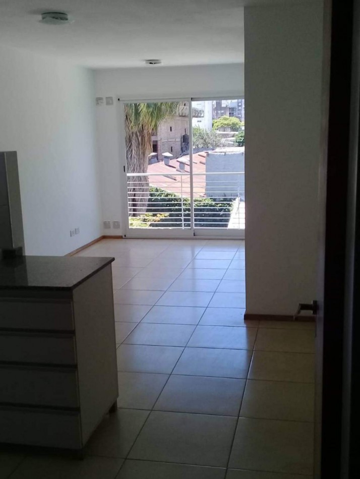 ALQUILER!!!! -DEPTO - A PASOS AV. PELLEGRINI 