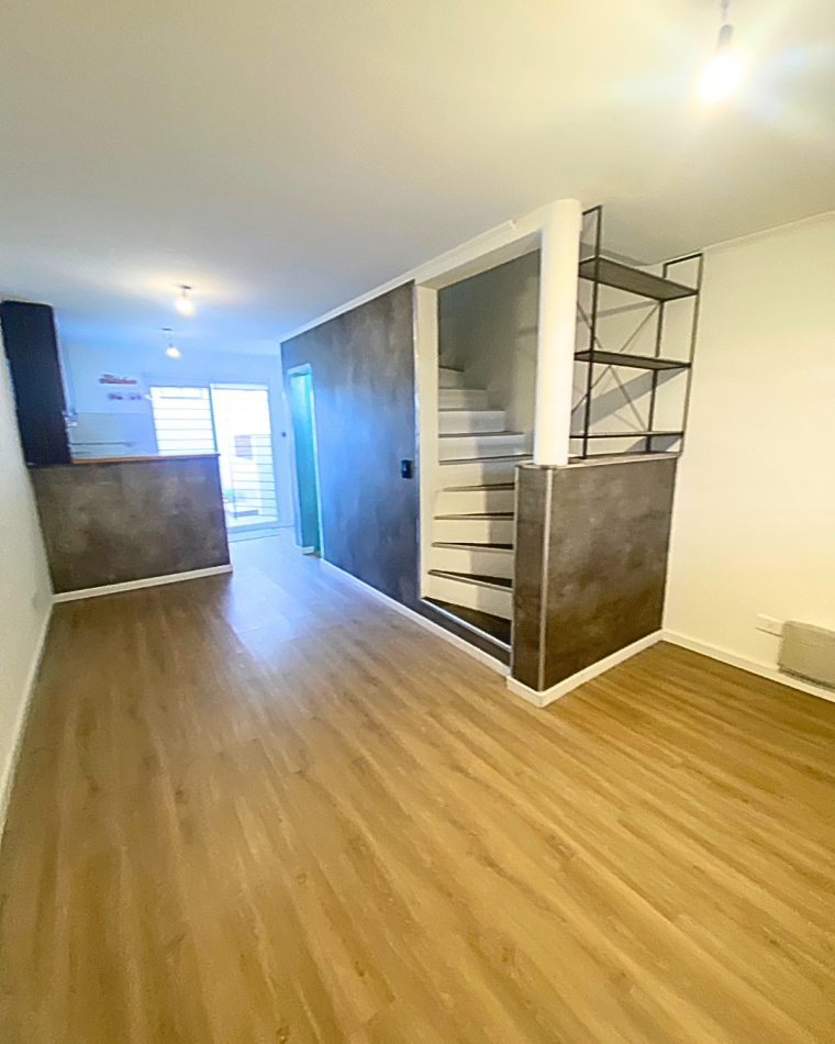 DUPLEX CON COCHERA