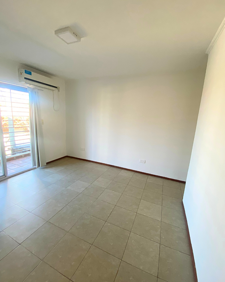 DUPLEX CON COCHERA