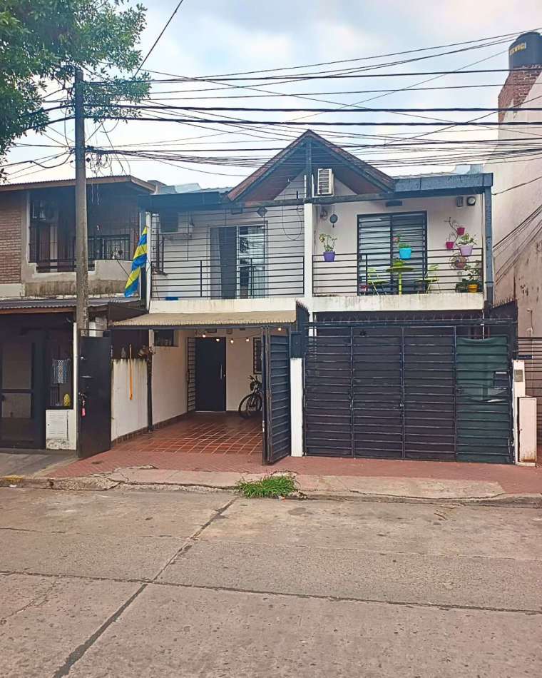 DUPLEX CON COCHERA