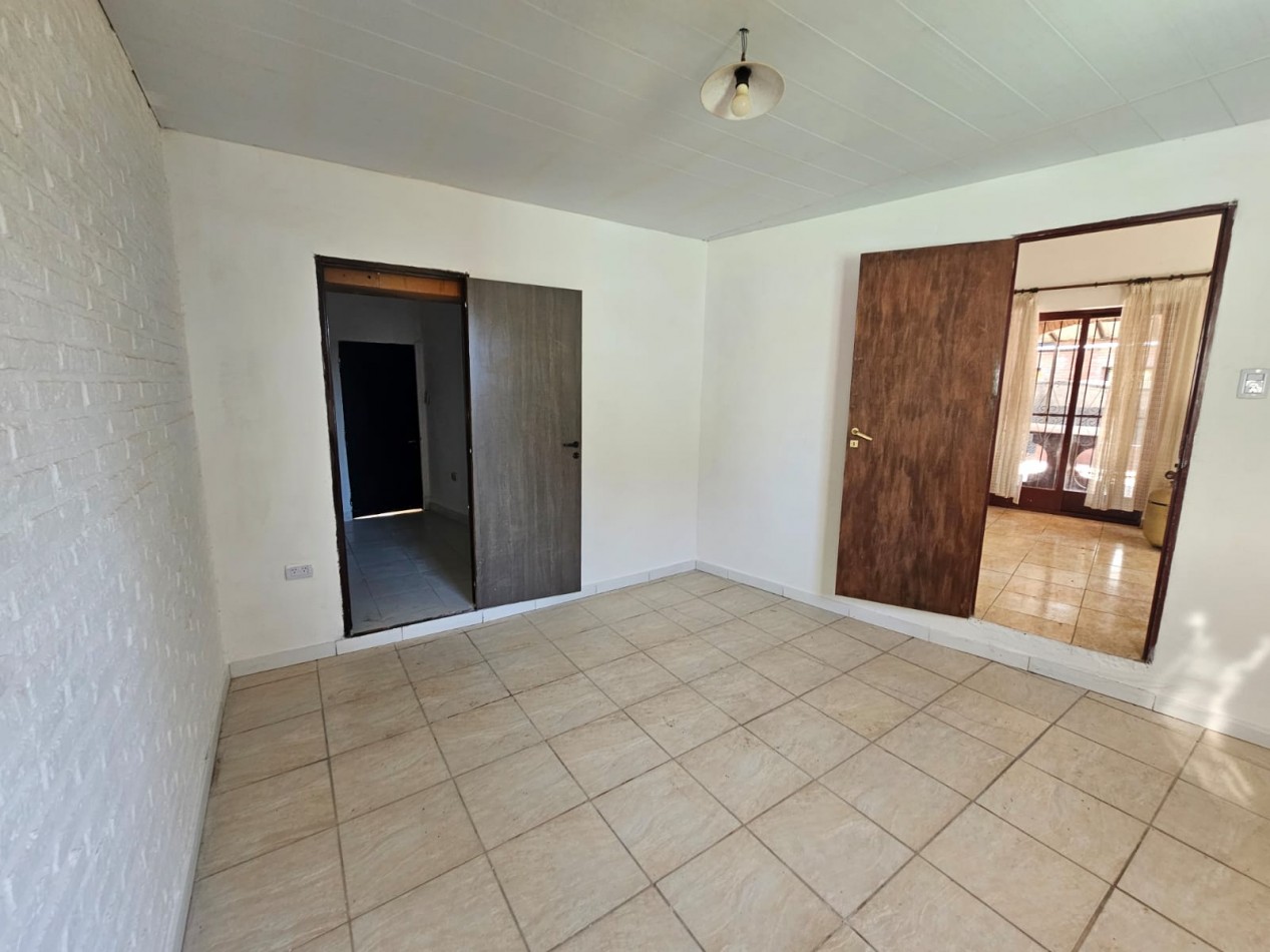 CASA CON PILETA - FUNES