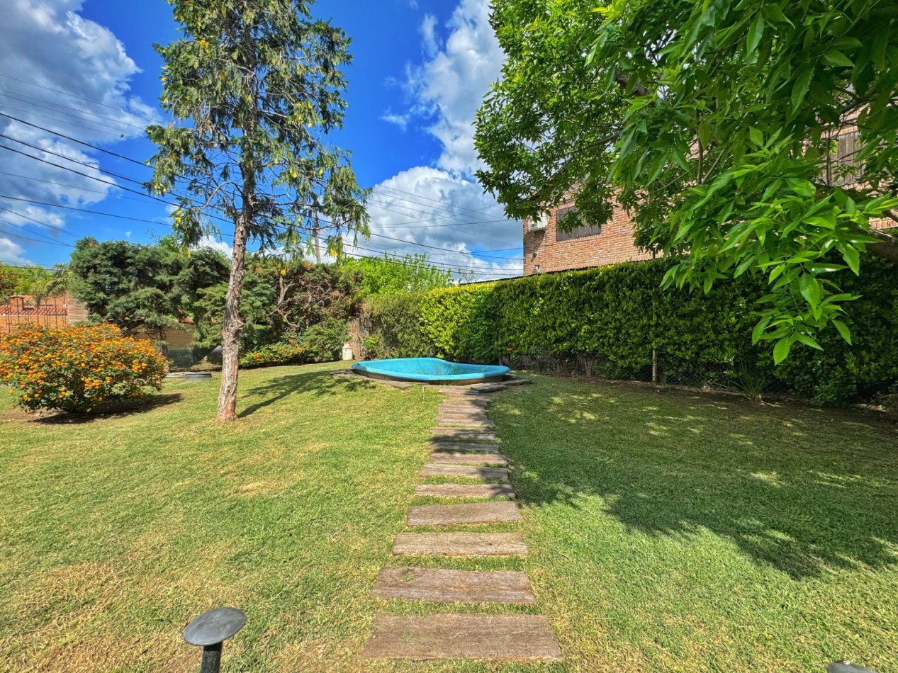 Funes te espera: casa con jardin y pileta