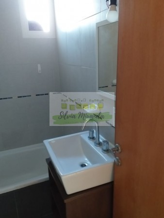 Departamento semipiso externo de un dormitorio con cochera