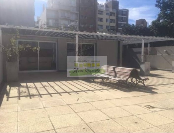 Departamento semipiso externo de un dormitorio con cochera